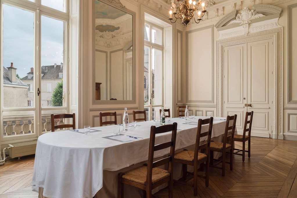 Château Saint-Michel - Cercle des Grands Crus Rully  Facilités photo
