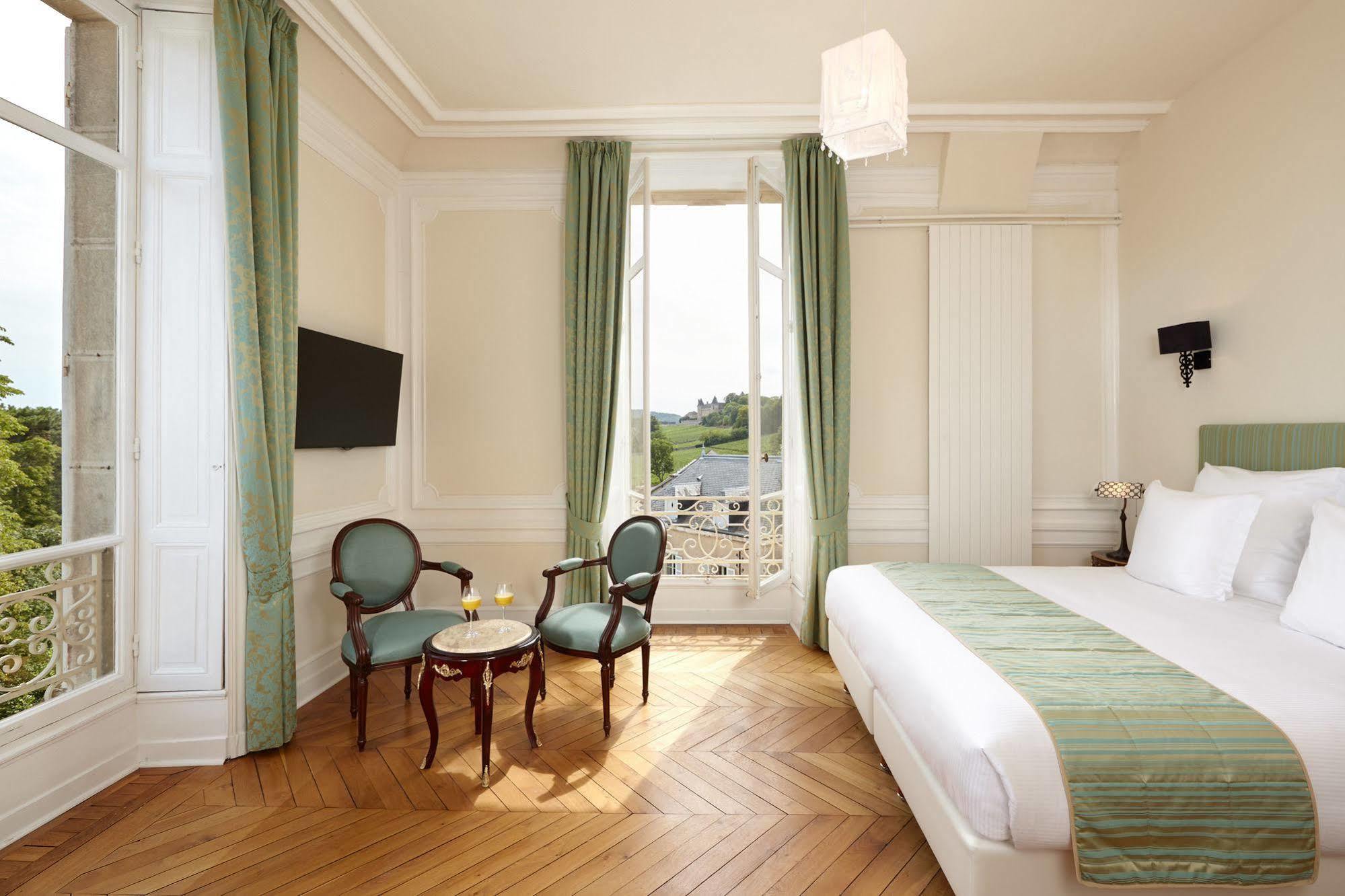 Château Saint-Michel - Cercle des Grands Crus Rully  Extérieur photo