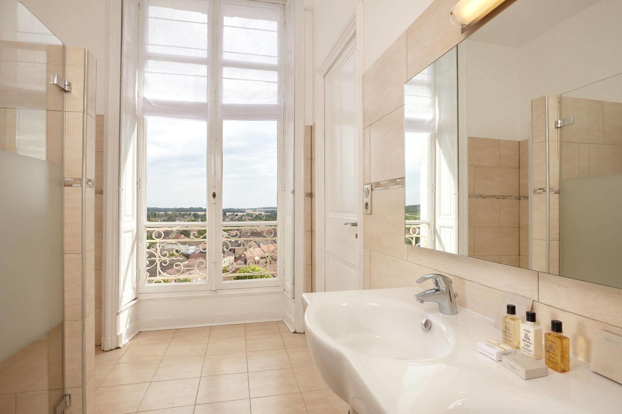 Château Saint-Michel - Cercle des Grands Crus Rully  Extérieur photo