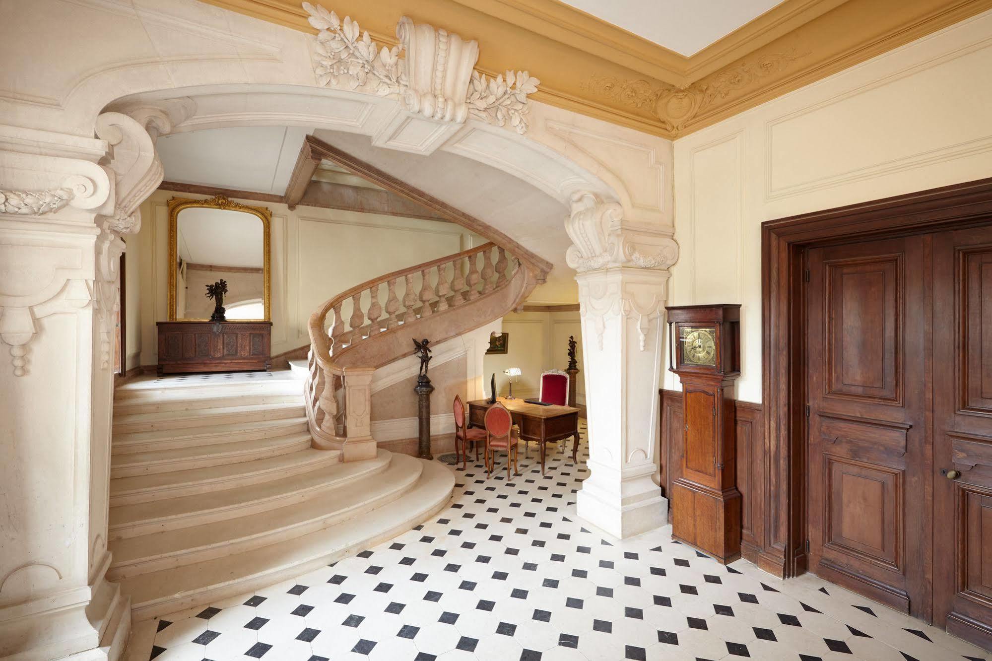 Château Saint-Michel - Cercle des Grands Crus Rully  Extérieur photo